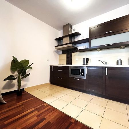 Jagielly Apartment ~ Self Check-In 24H ~ Parking & Lift Вроцлав Екстер'єр фото