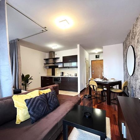 Jagielly Apartment ~ Self Check-In 24H ~ Parking & Lift Вроцлав Екстер'єр фото