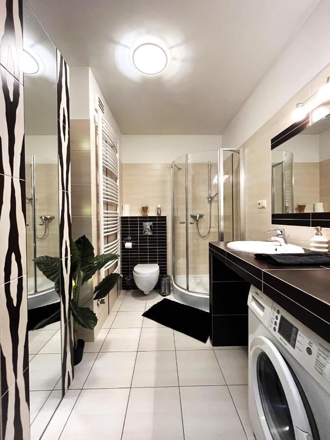 Jagielly Apartment ~ Self Check-In 24H ~ Parking & Lift Вроцлав Екстер'єр фото